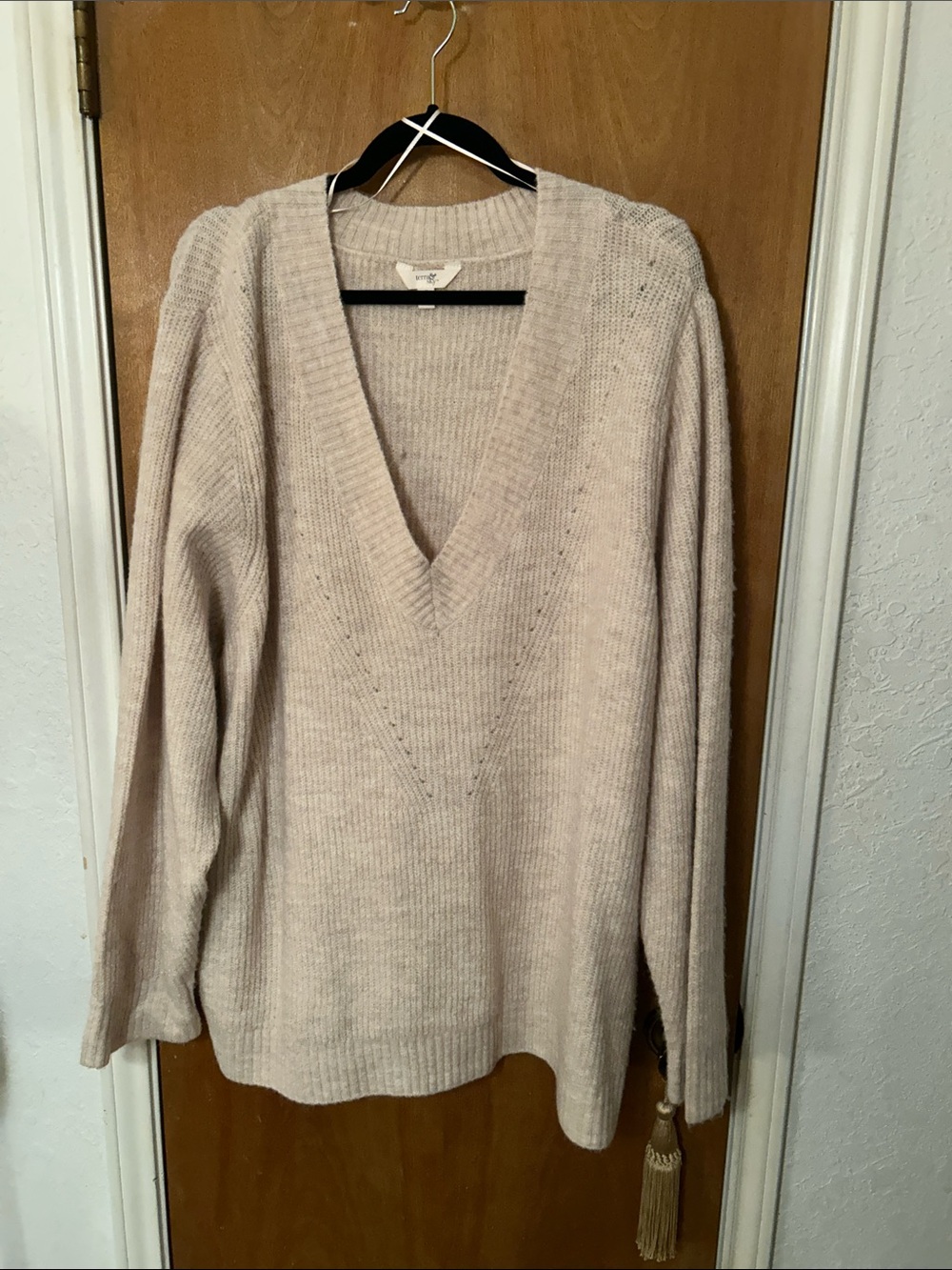 Women’s Cozy V-Neck Sweater - Cream. 4X